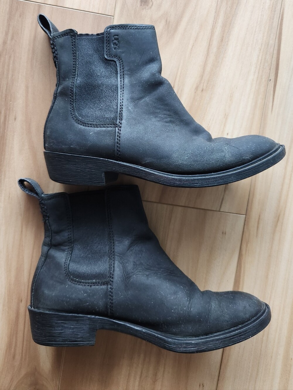 Ugg Leather Chelsea Boots